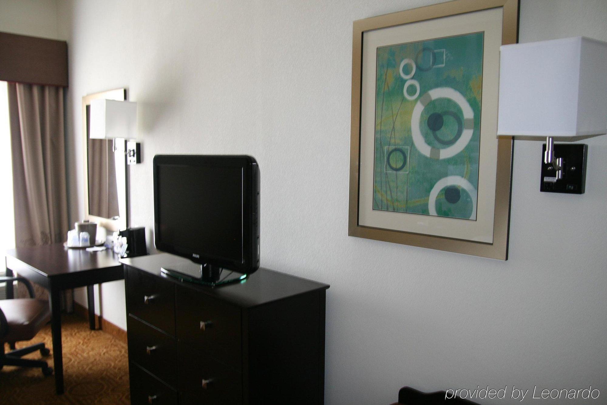 Comfort Inn & Suites Toledo Room photo
