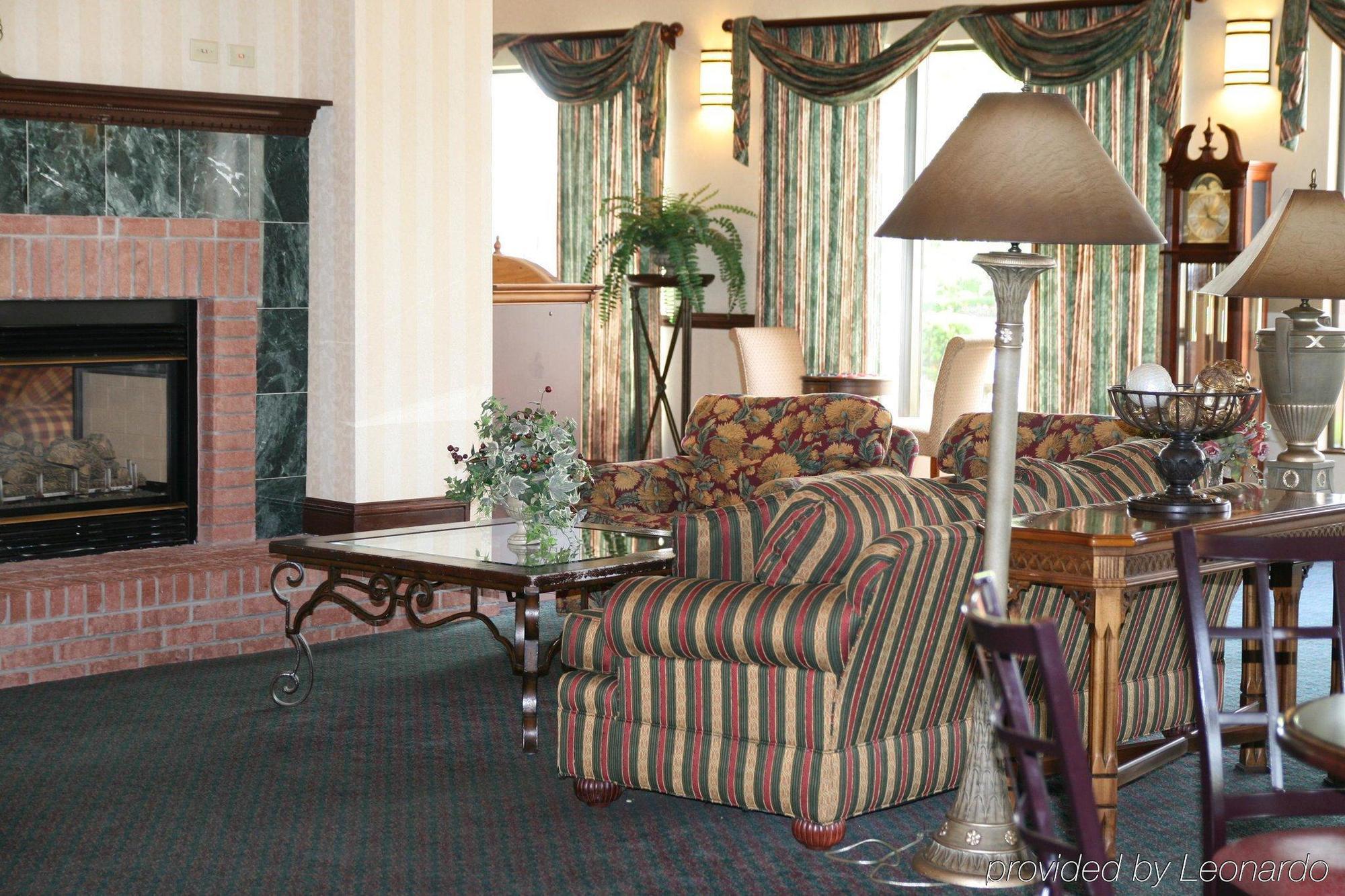Comfort Inn & Suites Toledo Exterior photo