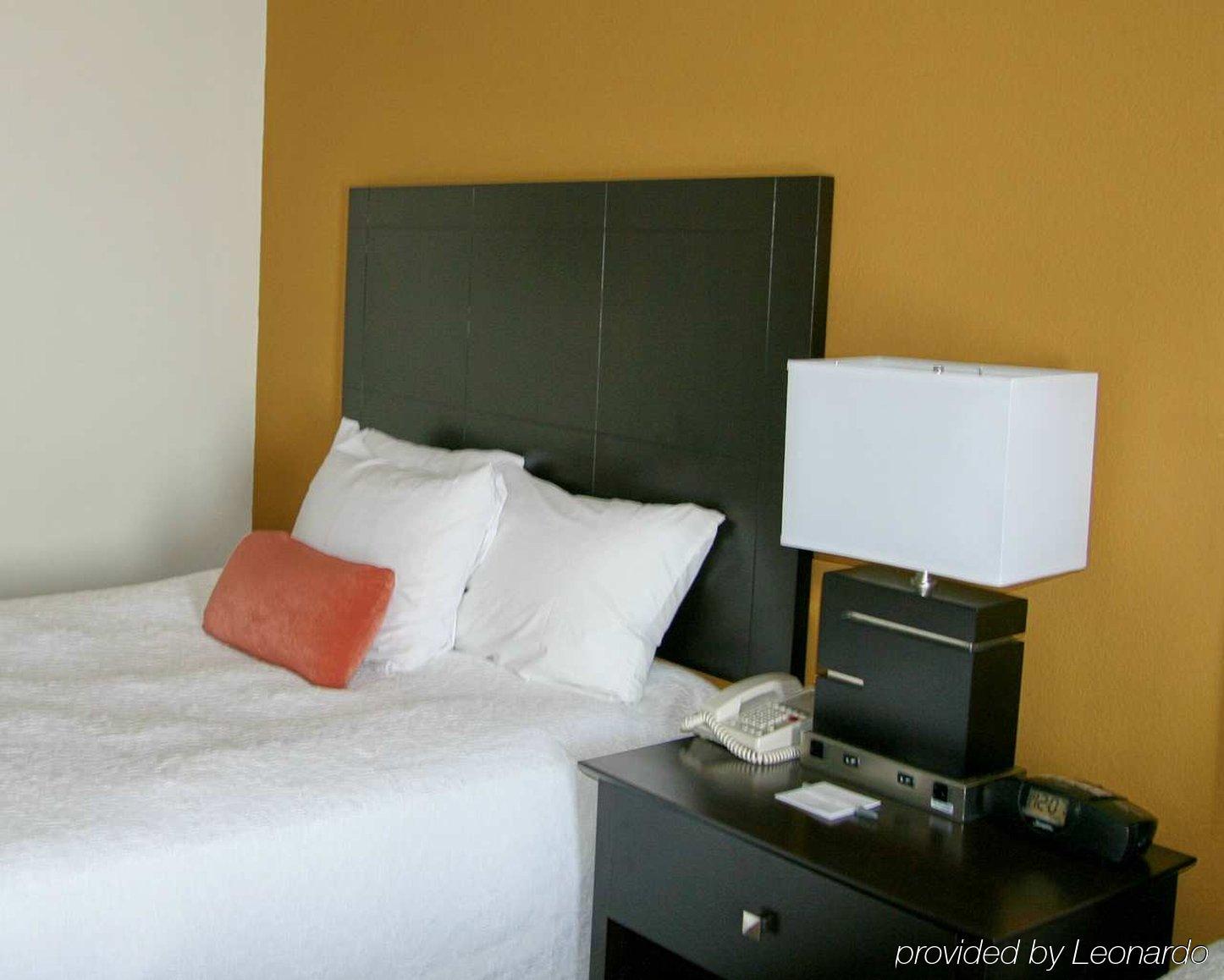Comfort Inn & Suites Toledo Room photo