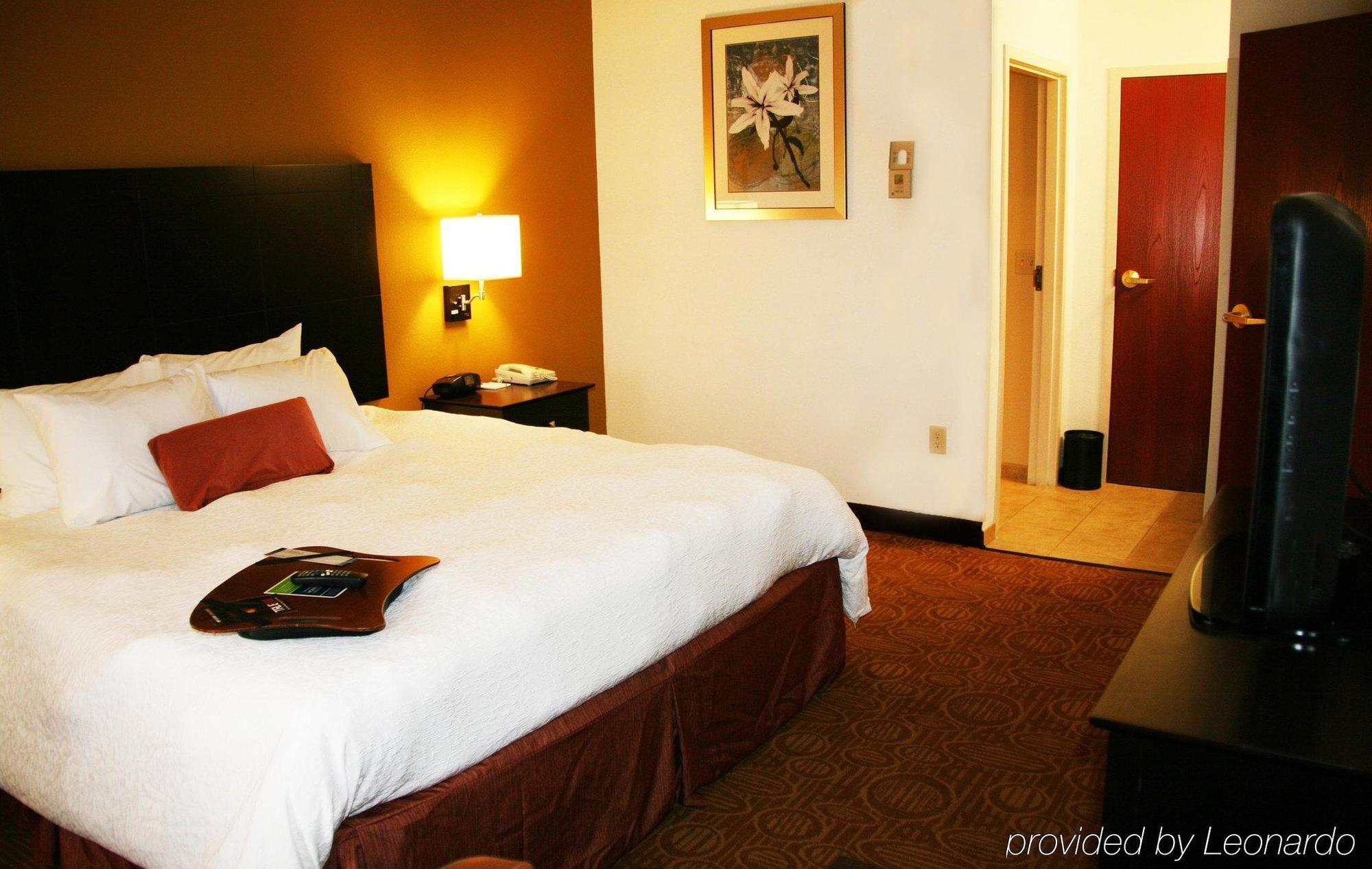 Comfort Inn & Suites Toledo Exterior photo